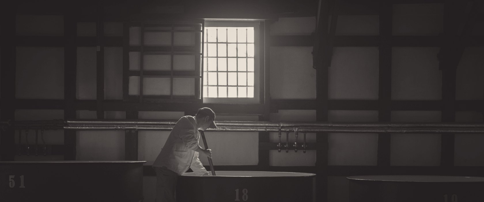 The tōji at work in the brewing hall